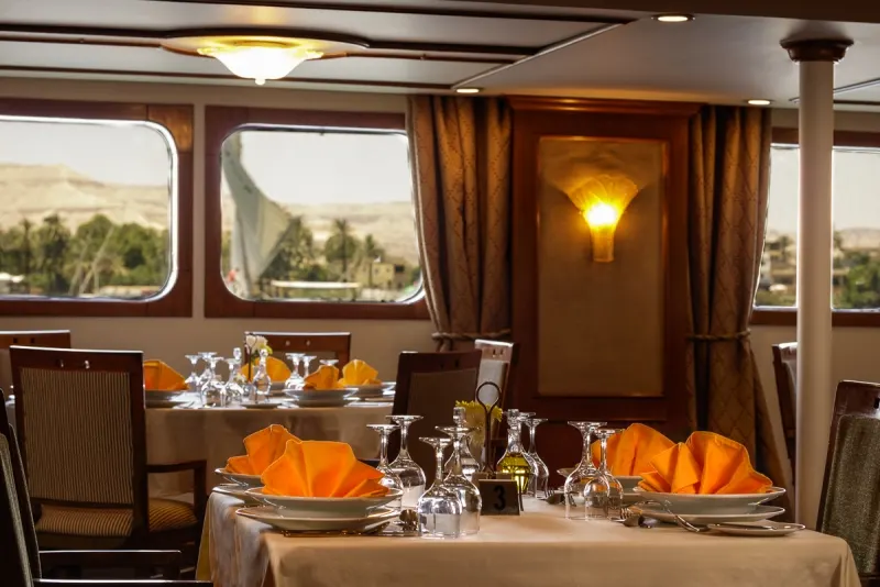 Crucero por el Nilo Navidad Mövenpick Royal Lotus